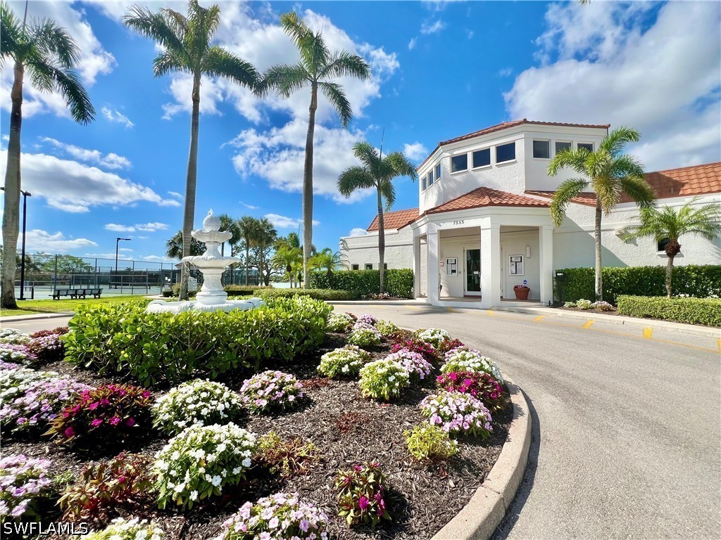 2 Bed Condominium for Sale in Naples, photo 2