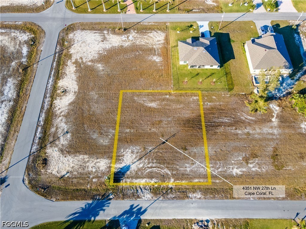 Residential for Sale in Cape Coral, photo 2