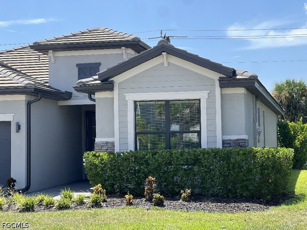 3 Bed Pool Home for Sale in Timber Creek, photo 2