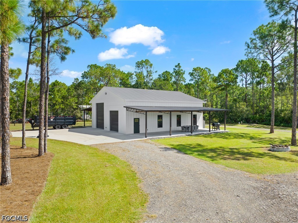 Residential for Sale in Acreage, photo 2