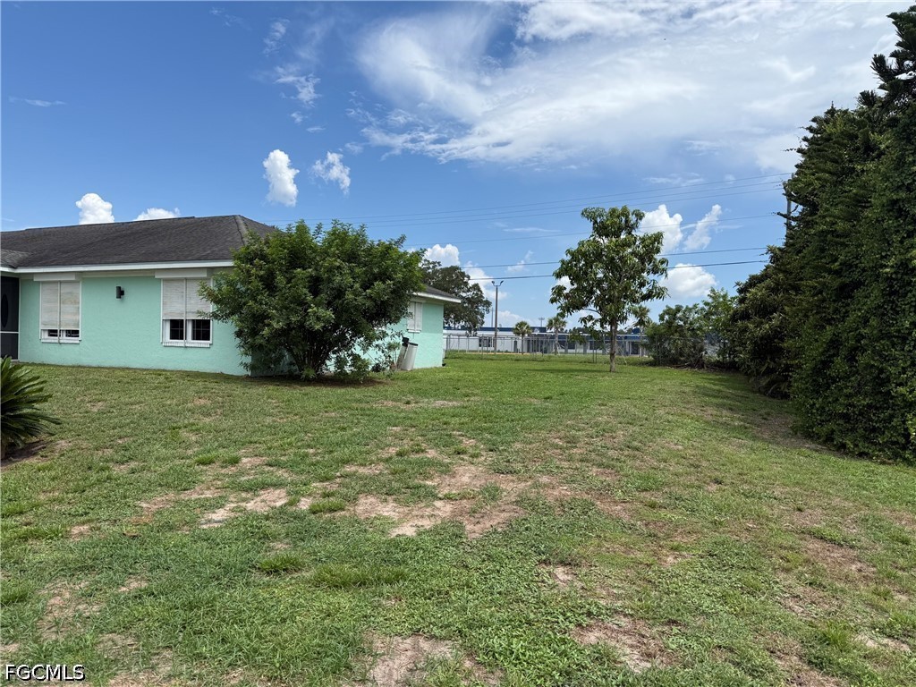 6 Bed SingleFamilyResidence for Sale in Lehigh Acres, photo 2