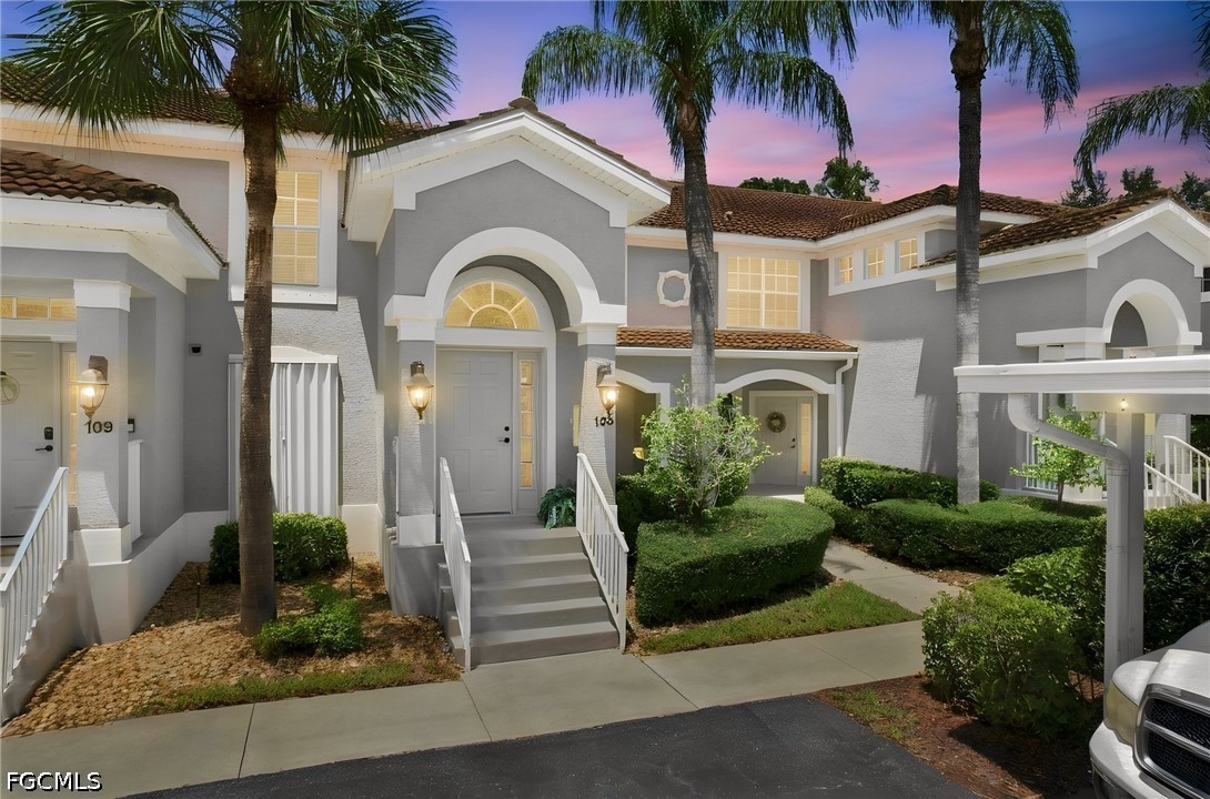 2 Bed Waterfront Home for Sale in Fort Myers, photo 2