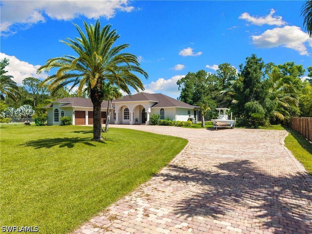 3 Bed Pool Home for Sale in Livingston Woods, photo 2