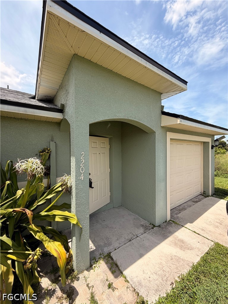 2 Bed Duplex for Sale in Lehigh Estates, photo 2