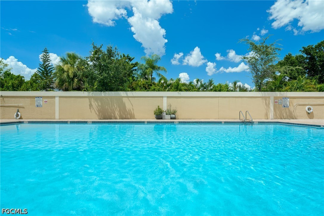 2 Bed Pool Home for Sale in Kelly Greens, photo 2