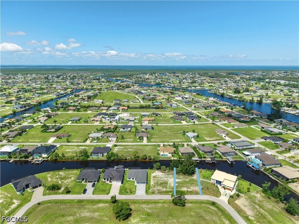 Waterfront Home for Sale in Cape Coral, photo 2