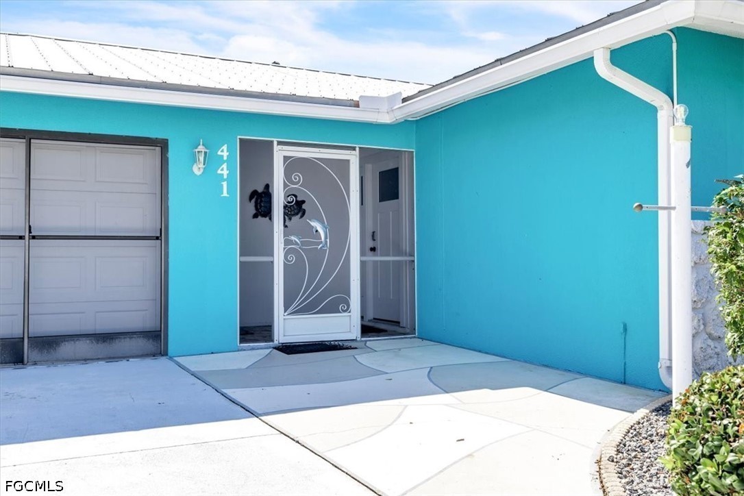 3 Bed Pool Home for Sale in Port Charlotte, photo 2