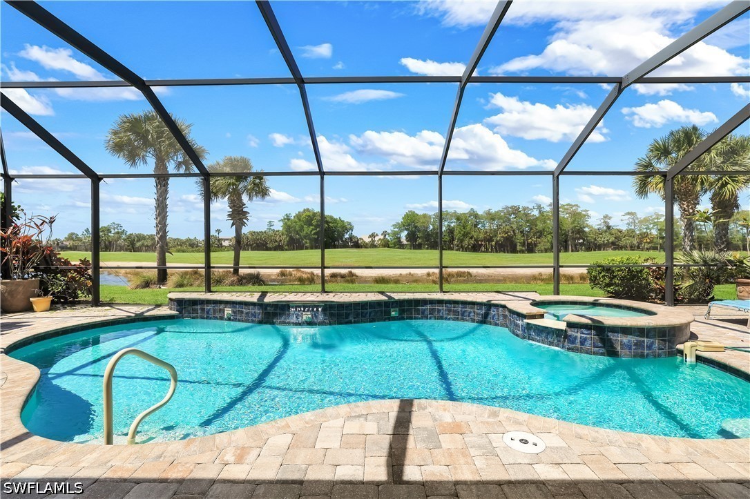 5 Bed Pool Home for Sale in Naples, photo 2