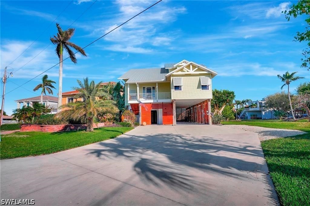 3 Bed Waterfront Home for Sale in Naples, photo 2
