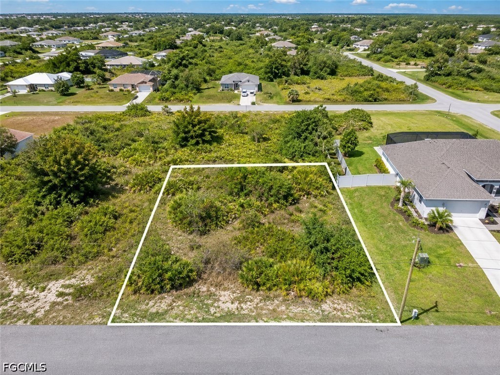 Residential for Sale in Lehigh Acres, photo 2