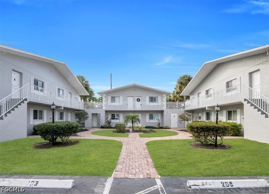 2 Bed Condominium for Sale in Fort Myers, photo 2