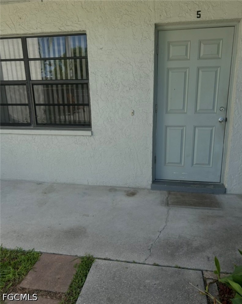 2 Bed Pool Home for Sale in Cape Coral, photo 2