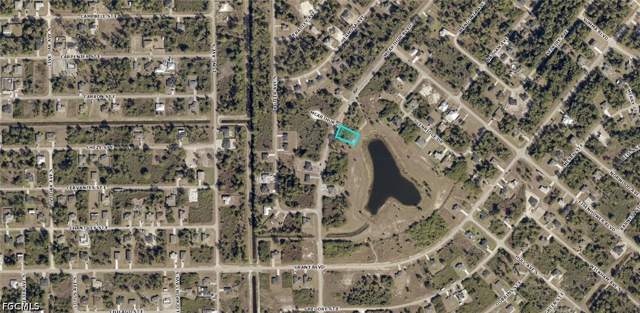 Waterfront Home for Sale in Lehigh Acres, photo 2