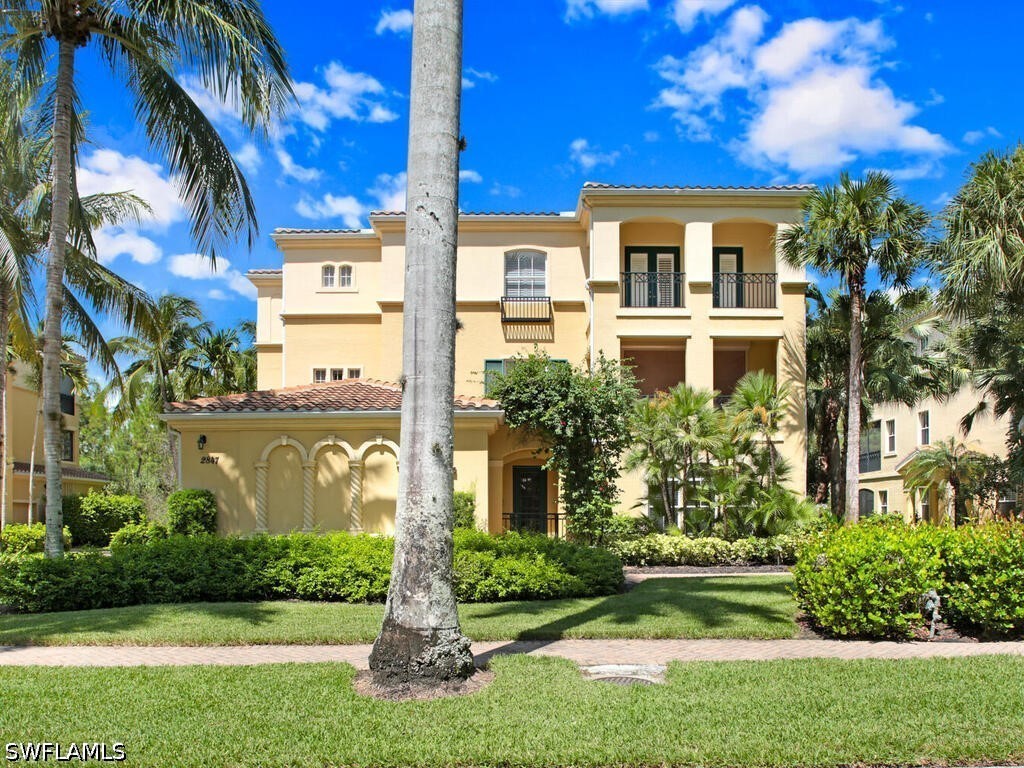 2 Bed Condominium for Sale in Naples, photo 2