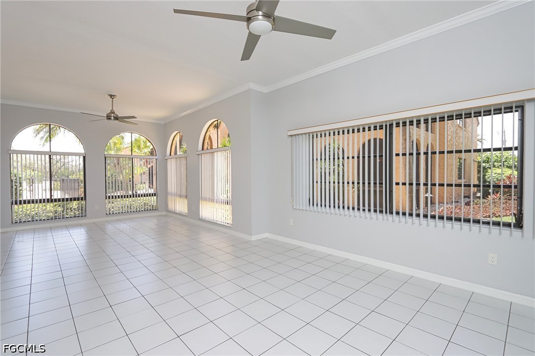 2 Bed Condominium for Sale in Cape Coral, photo 2