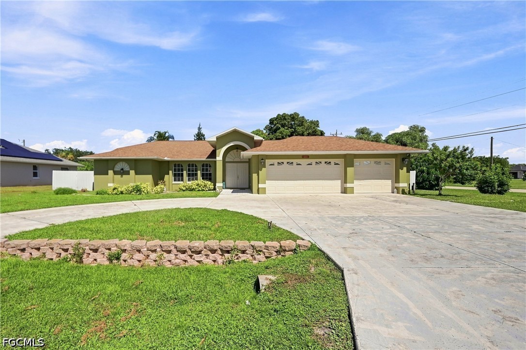 4 Bed Pool Home for Sale in Cape Coral, photo 2