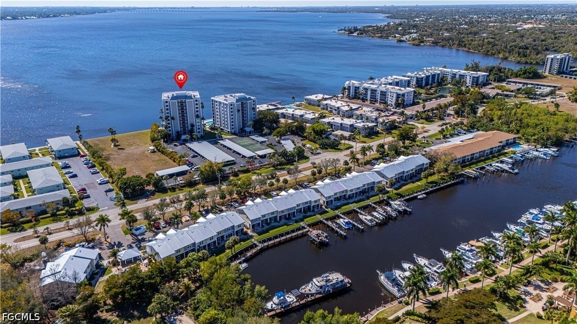 3 Bed Waterfront Home for Sale in North Shore Place, photo 2
