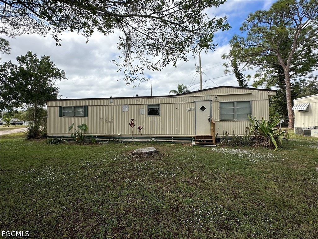 1 Bed Condominium for Sale in North Fort Myers, photo 2