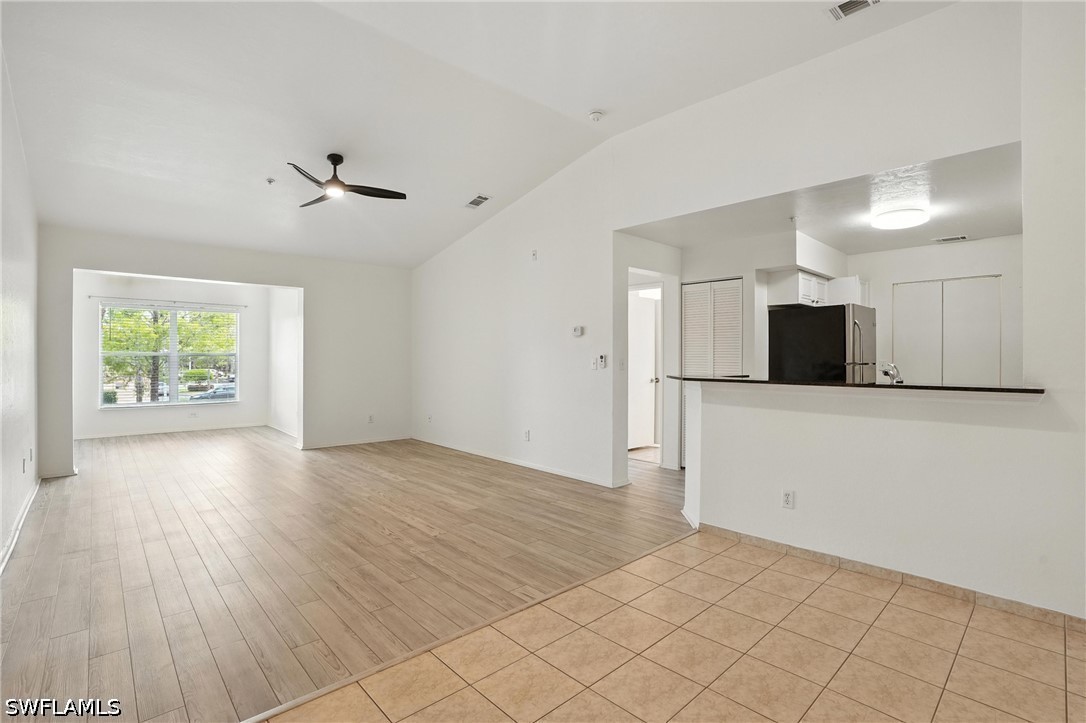 1 Bed Condominium for Sale in Naples, photo 2