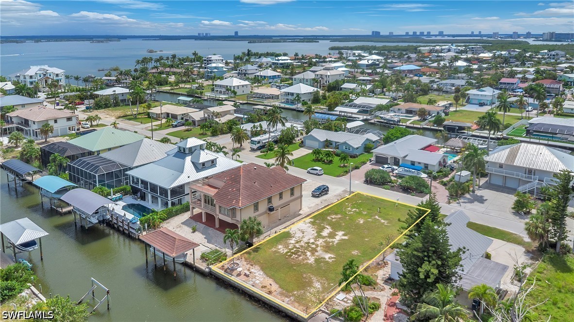 Waterfront Home for Sale in Sandpiper Village, photo 2