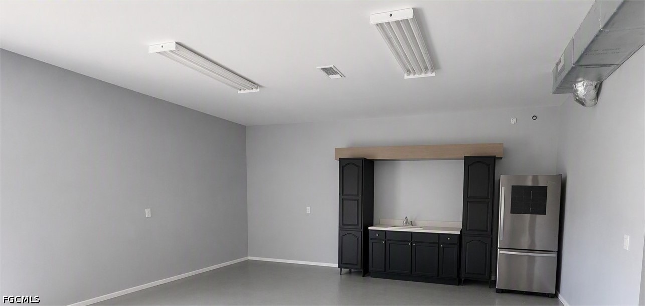 Office for Sale in Fort Myers, photo 2