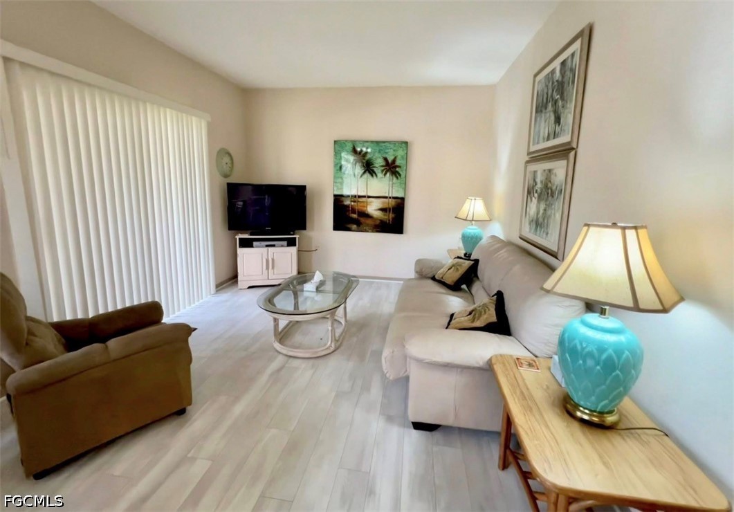 1 Bed Pool Home for Sale in Gardens At Beachwalk, photo 2