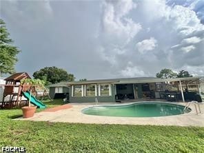 2 Bed Pool Home for Sale in Lehigh Acres, photo 2