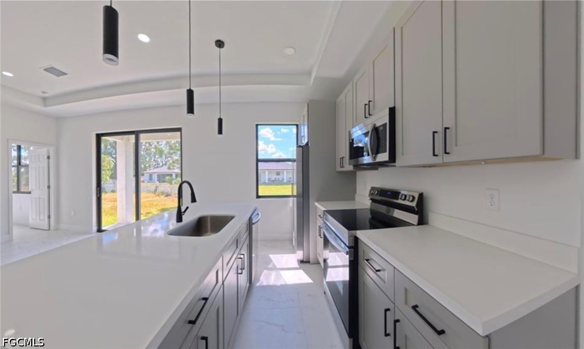 3 Bed SingleFamilyResidence for Sale in Lehigh Acres, photo 2