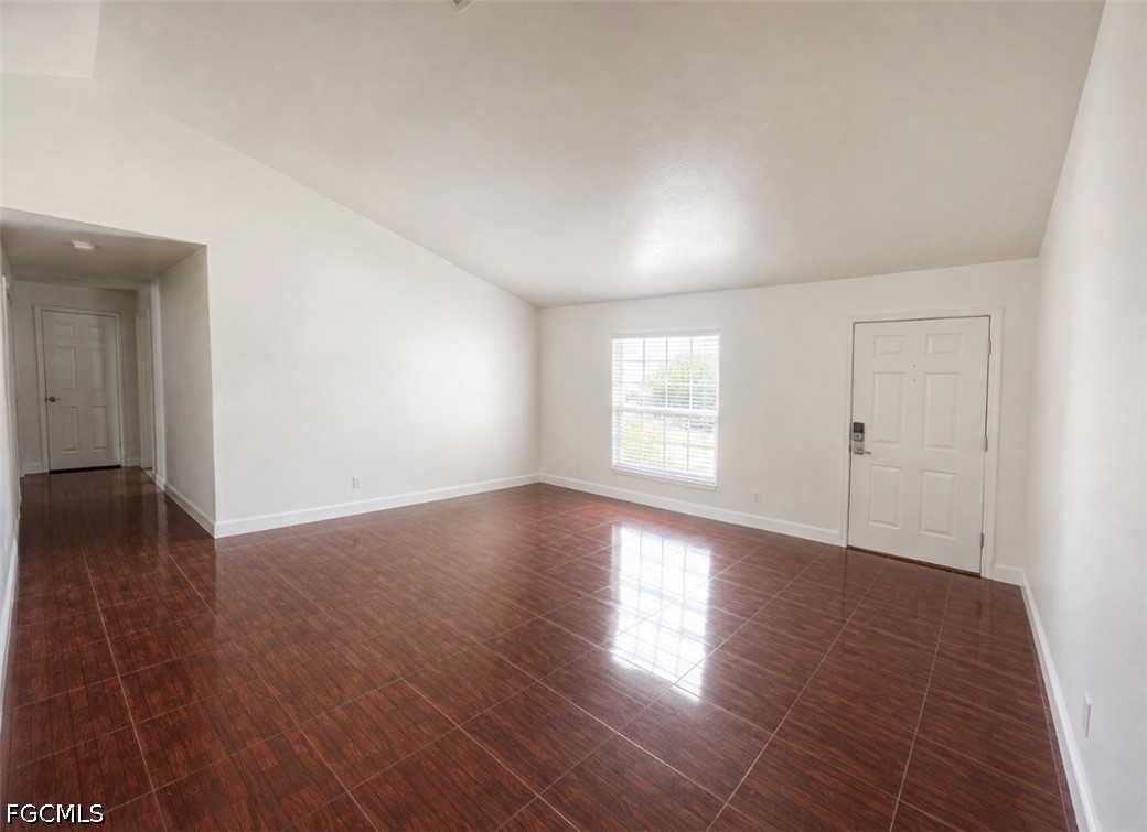 3 Bed SingleFamilyResidence for Sale in Lehigh Acres, photo 2