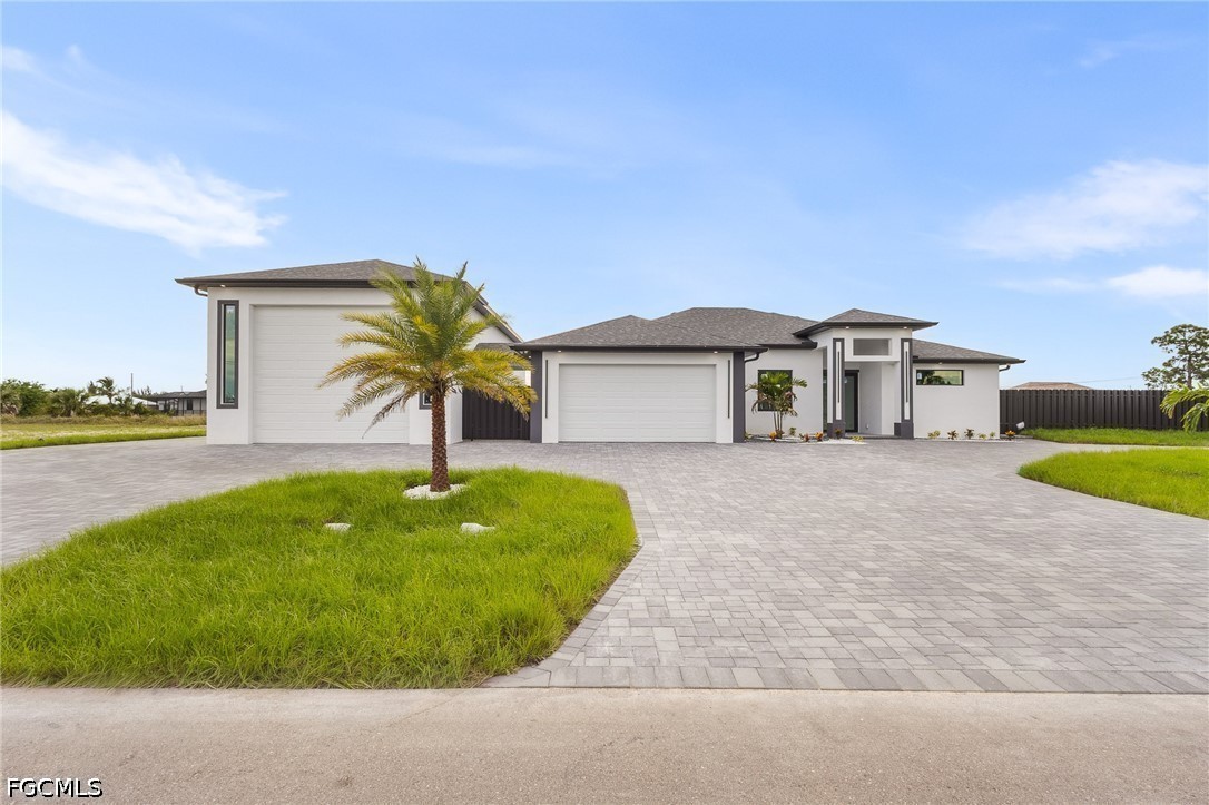 4 Bed Pool Home for Sale in Cape Coral, photo 2