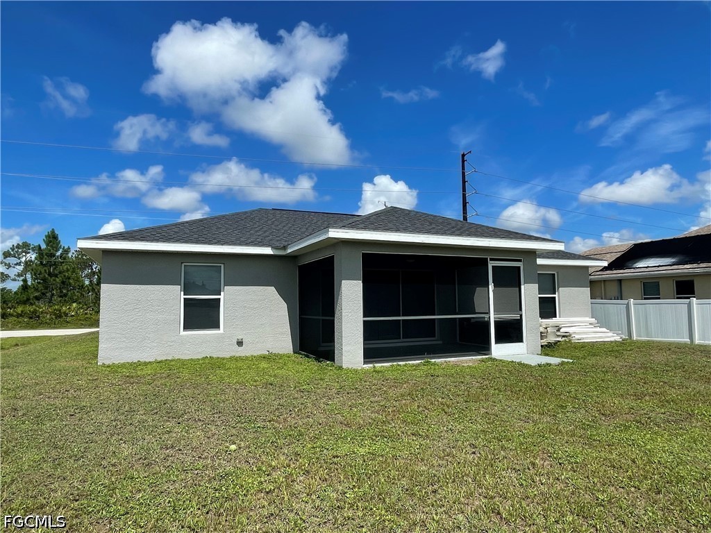 3 Bed SingleFamilyResidence for Sale in Cape Coral, photo 2