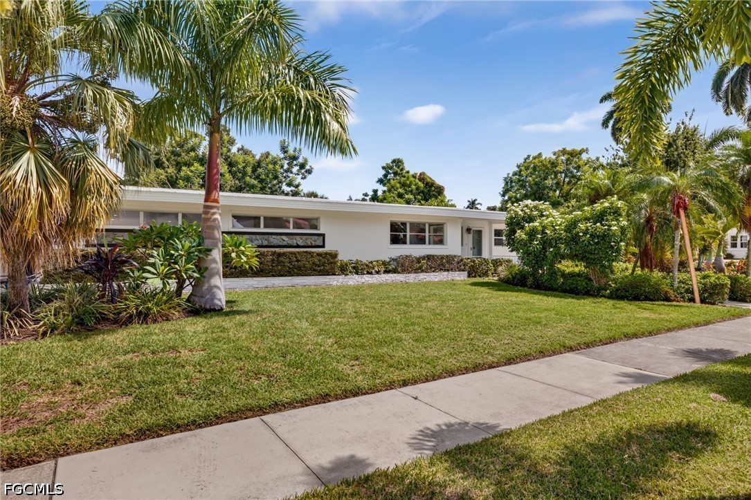 4 Bed Pool Home for Sale in Valencia Terrace, photo 2