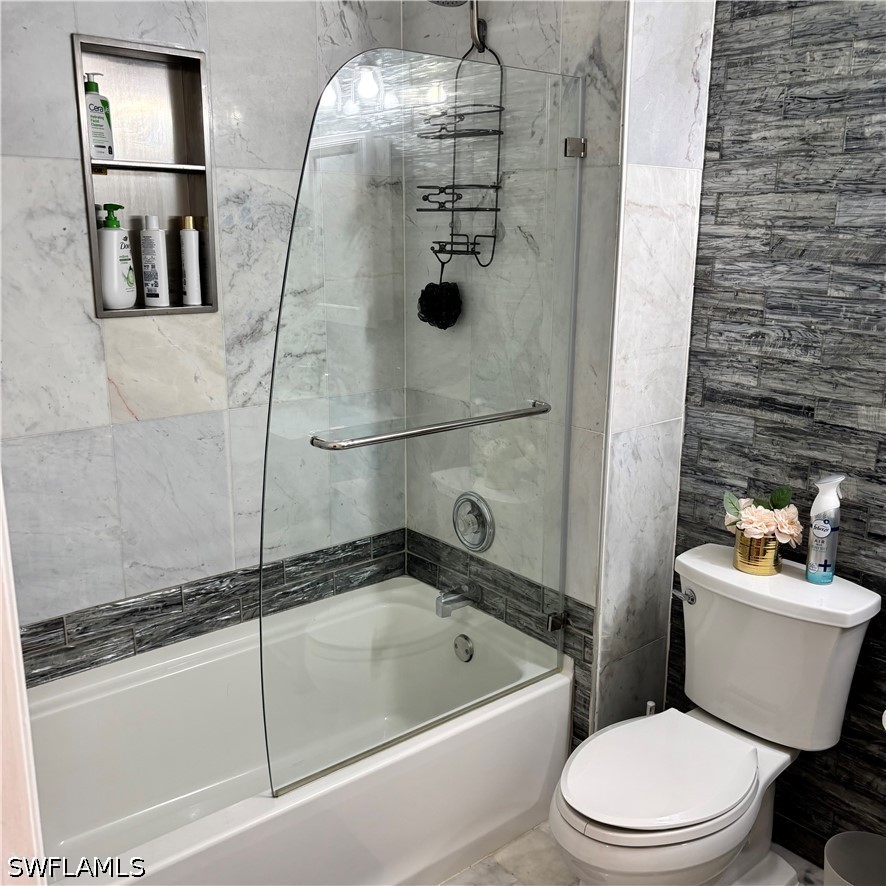 2 Bed Condominium for Sale in Charleston Square, photo 2