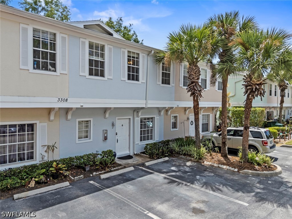 3 Bed Townhouse for Sale in Cypress Glen Village, photo 2