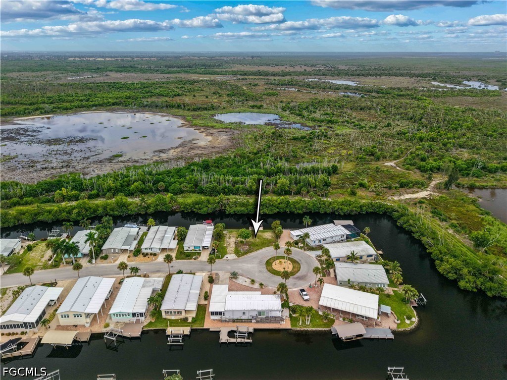 Waterfront Home for Sale in Bayside Estates, photo 2