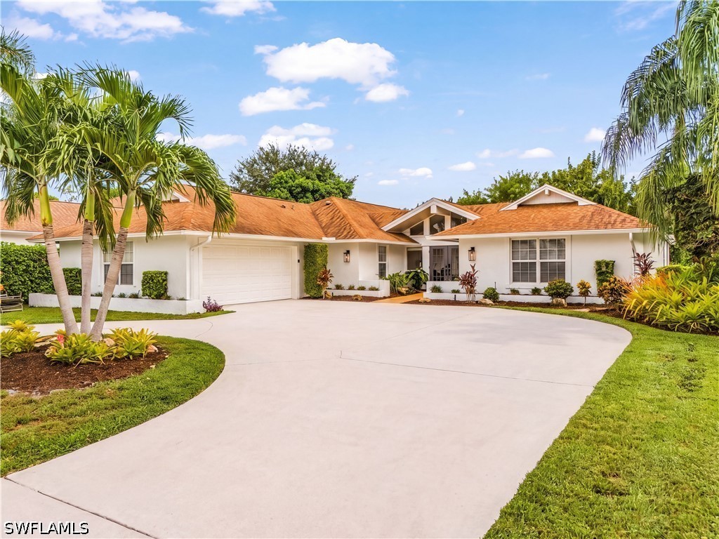 4 Bed Pool Home for Sale in Pinewoods, photo 2