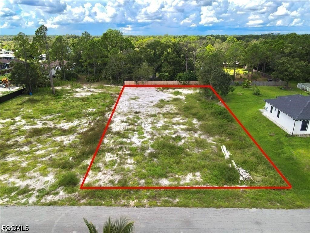 Residential for Sale in Lehigh Acres, photo 2