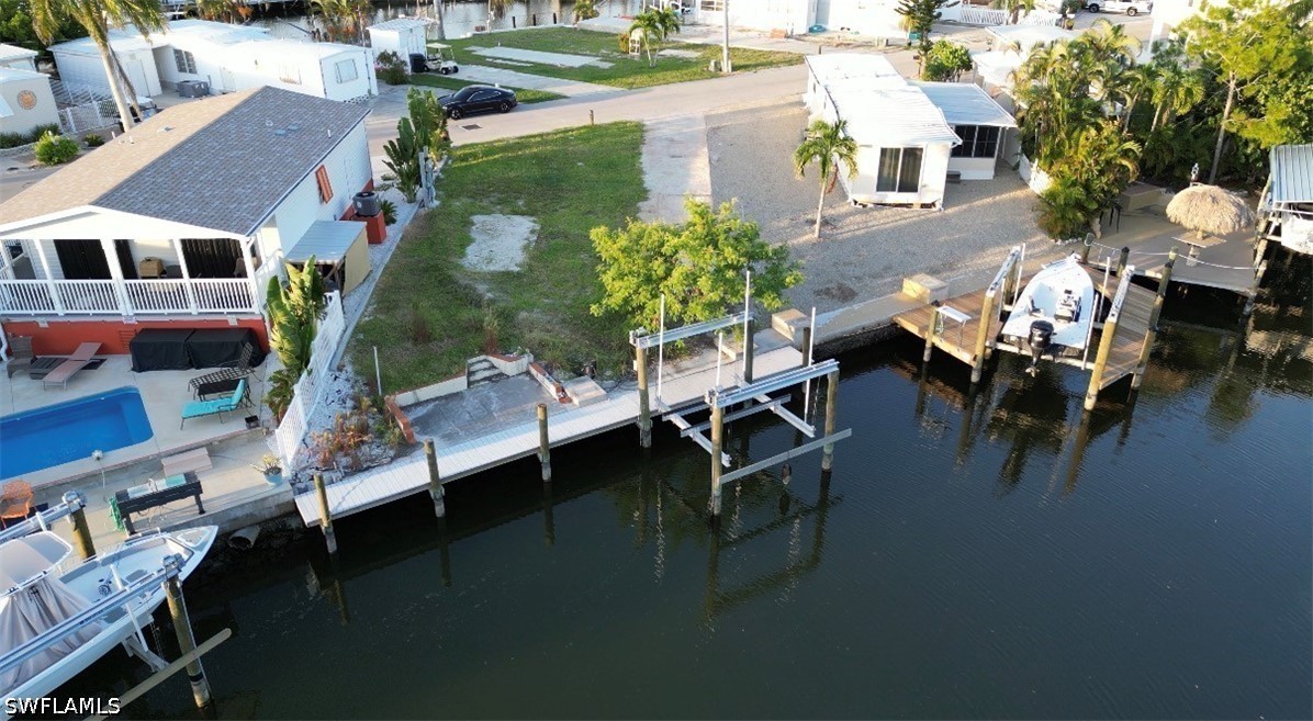 Waterfront Home for Sale in Cherry Estates, photo 2
