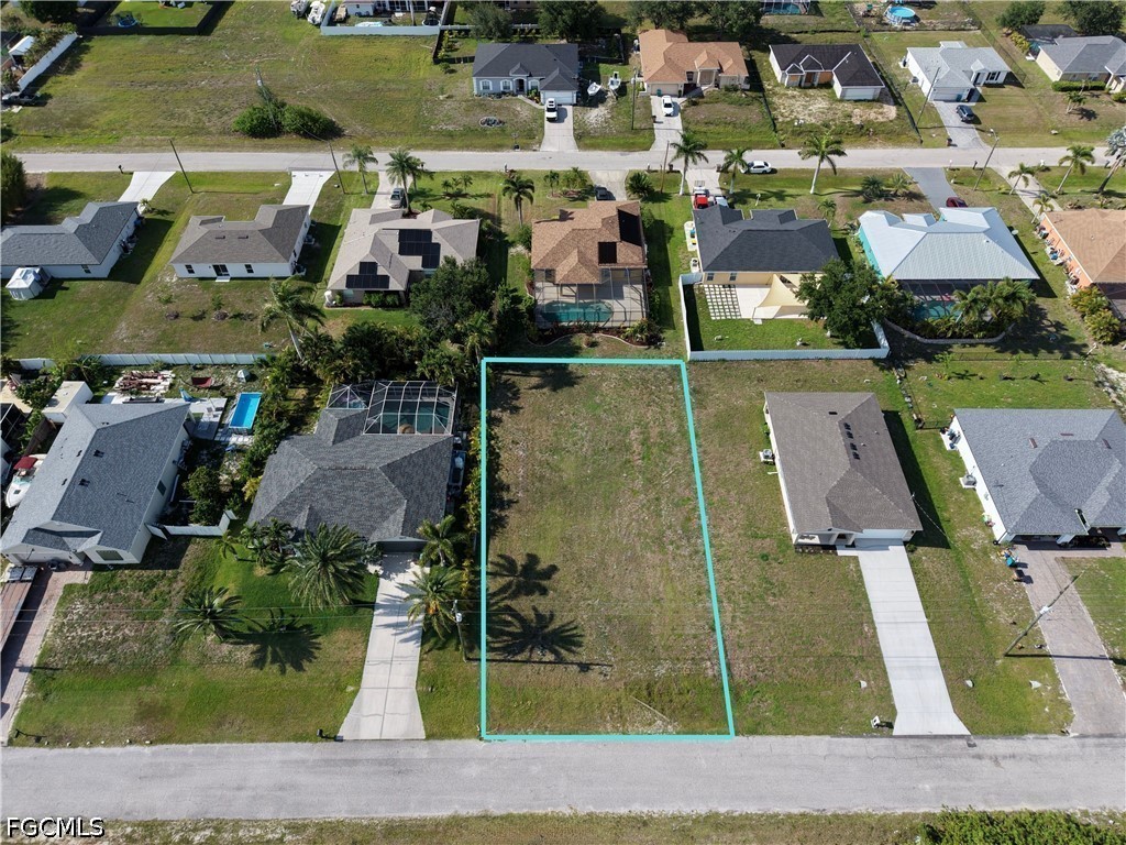 Residential for Sale in Cape Coral, photo 2