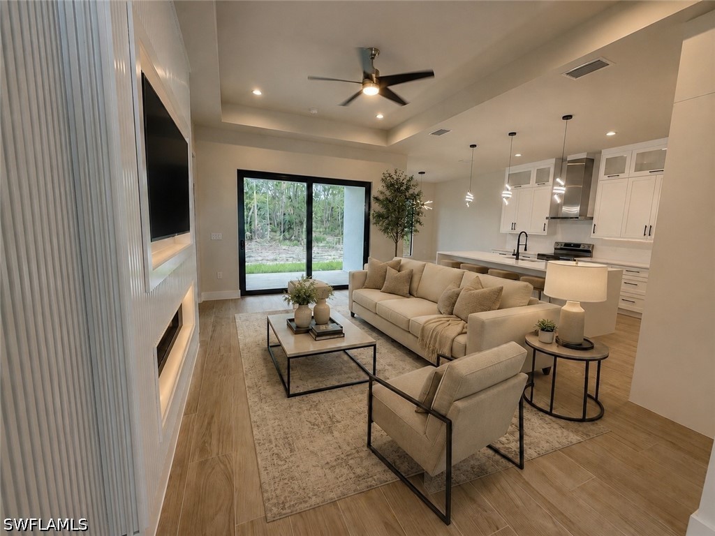 3 Bed SingleFamilyResidence for Sale in Naples, photo 2