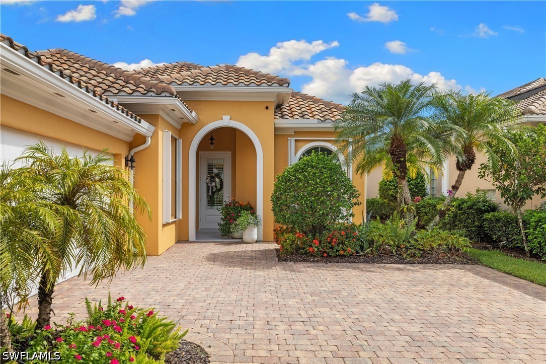 3 Bed Pool Home for Sale in Verona Walk, photo 2