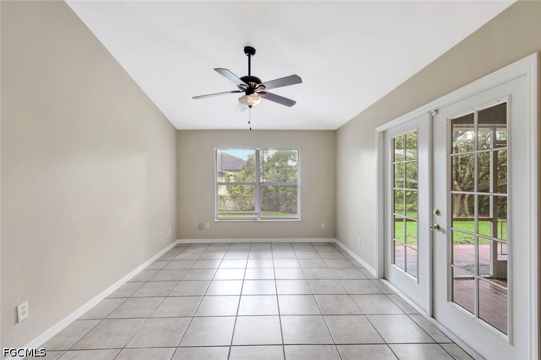 3 Bed SingleFamilyResidence for Sale in San Carlos Park, photo 2
