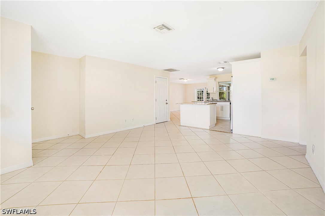 3 Bed Pool Home for Sale in Cape Coral, photo 2