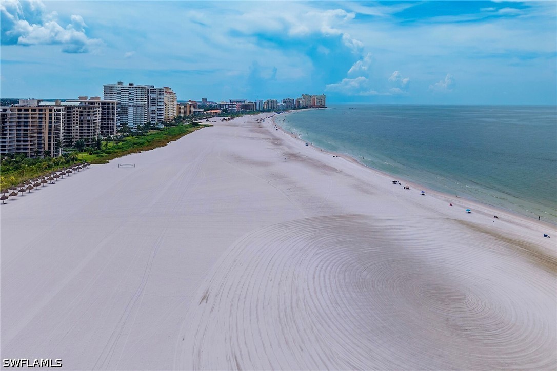 2 Bed Waterfront Home for Sale in Marco Island, photo 2