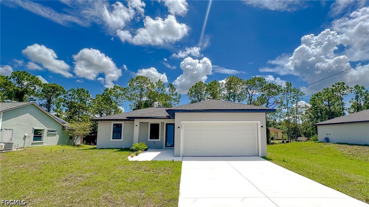 3 Bed SingleFamilyResidence for Sale in Lehigh Acres, photo 2