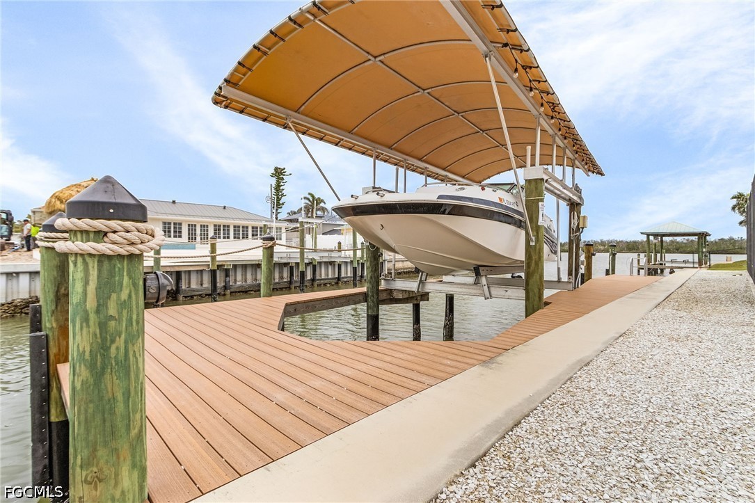 2 Bed Pool Home for Sale in Shell Mound Park, photo 2