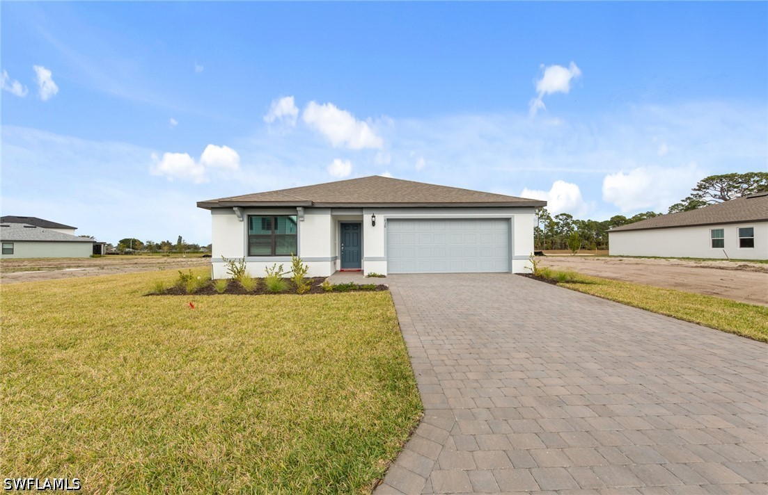 4 Bed SingleFamilyResidence for Sale in Whispering Lakes, photo 2