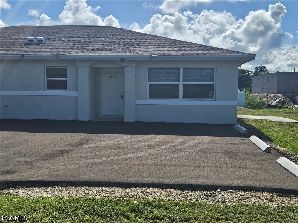 3 Bed Duplex for Sale in Fort Myers, photo 2