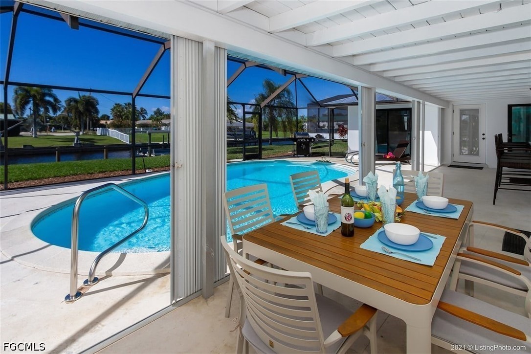 2 Bed Pool Home for Sale in Cape Coral, photo 2