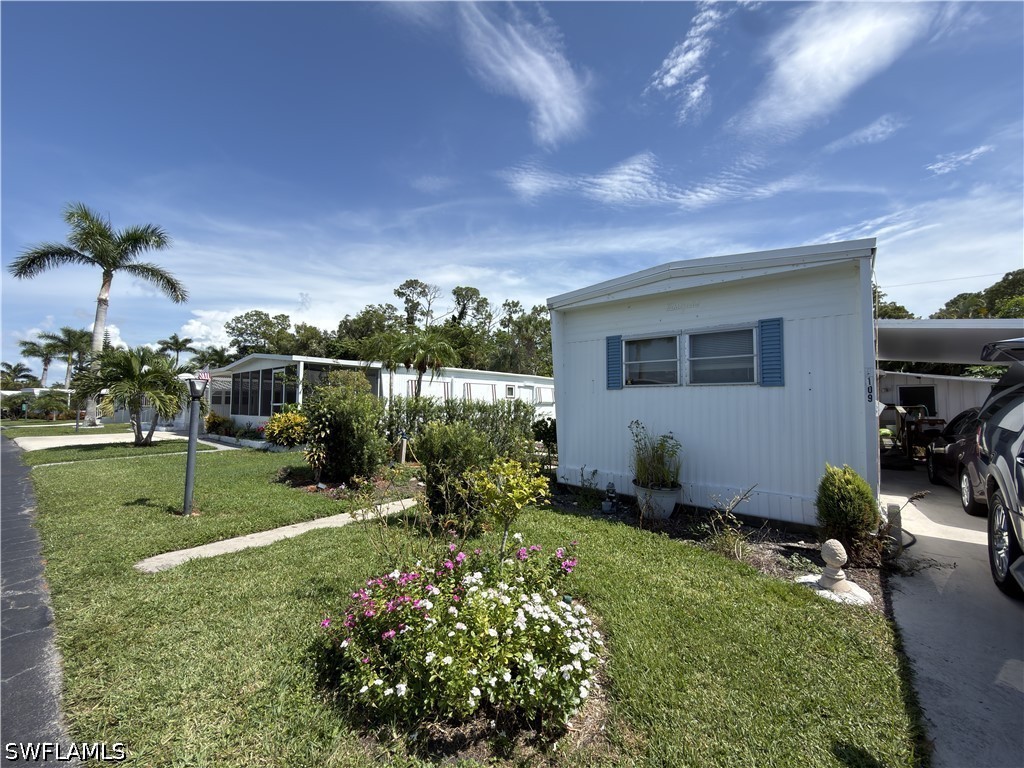 2 Bed ManufacturedHome for Sale in Naples, photo 2